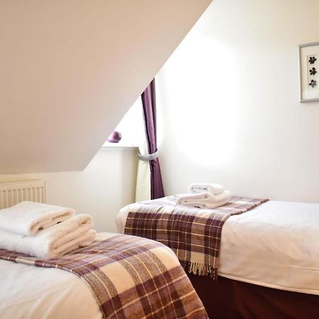 The Ross 2 Bedroom Apartment In Historic Abbey Fort Augustus Buitenkant foto