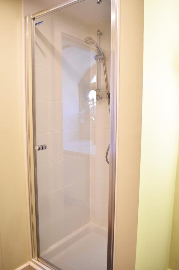 The Ross 2 Bedroom Apartment In Historic Abbey Fort Augustus Buitenkant foto